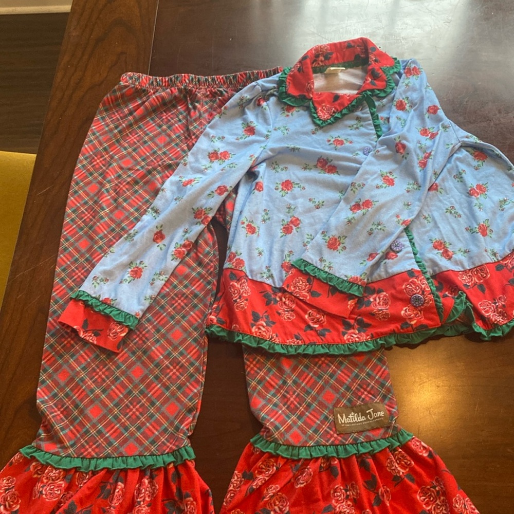 WINTER PJS ❤️💙💚 SIZE 8